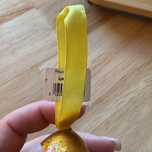 Hand painted wooden egg shaped ornaments - Picture 5 of 5